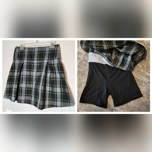 Dennis green plaid skort. Girls size 14.